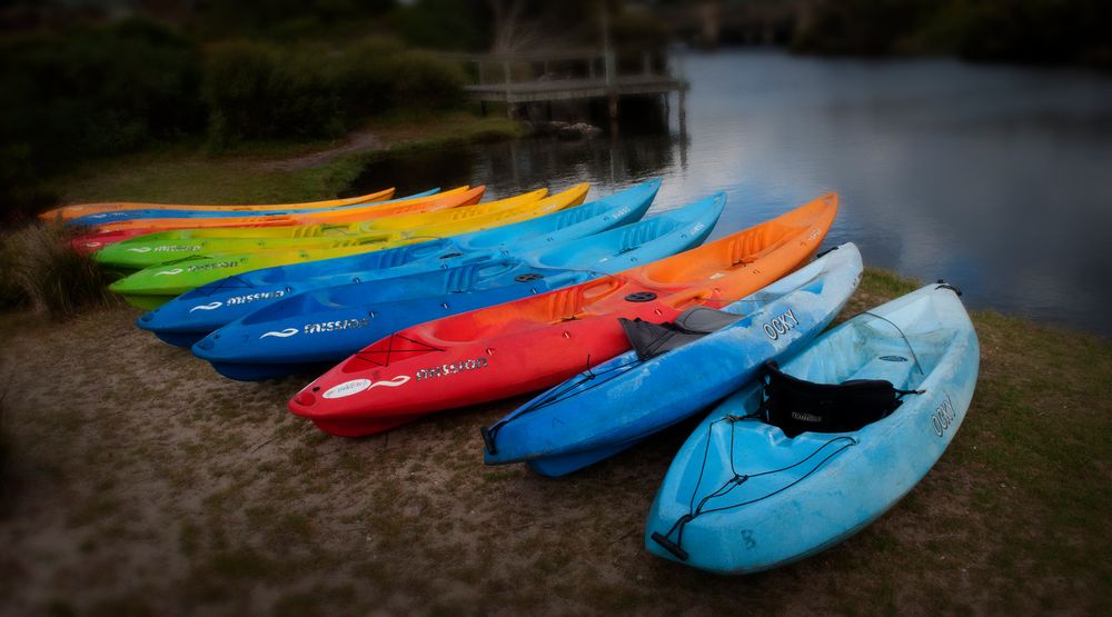 Canoe colours