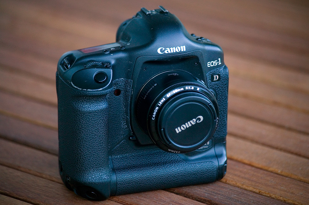 Canon 1D Mark II - a