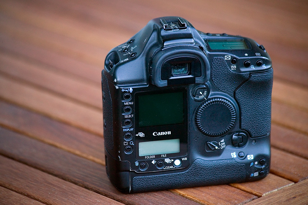 Canon 1D Mark II - b