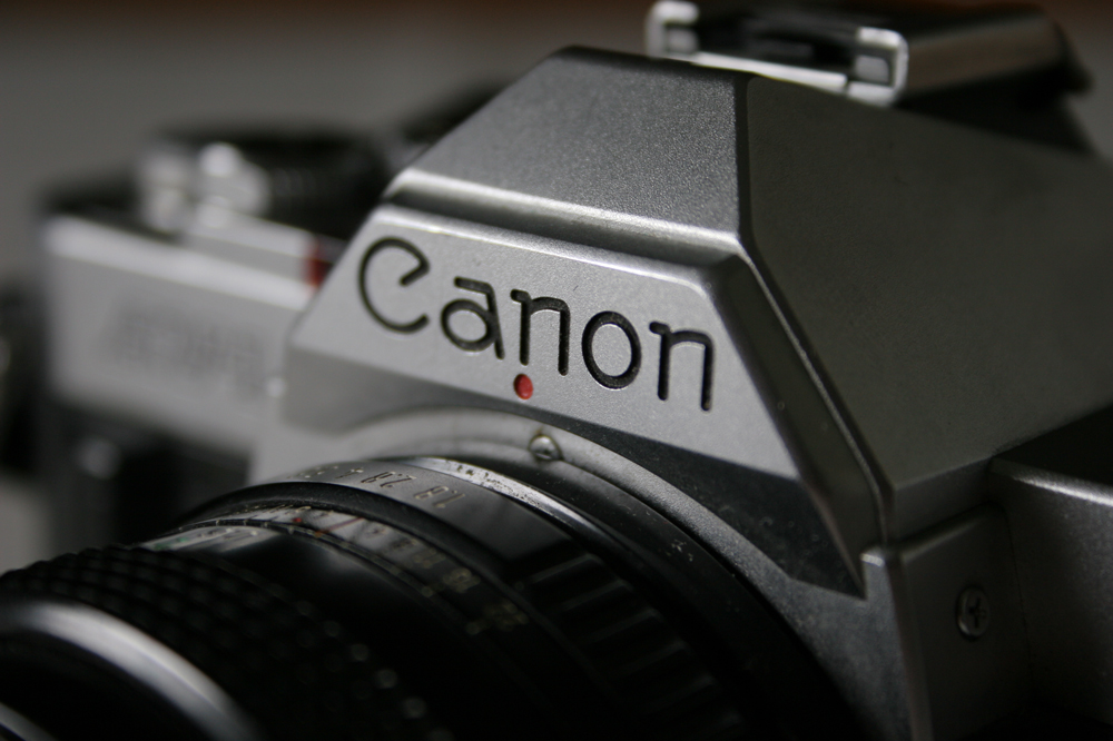 Canon AV-1