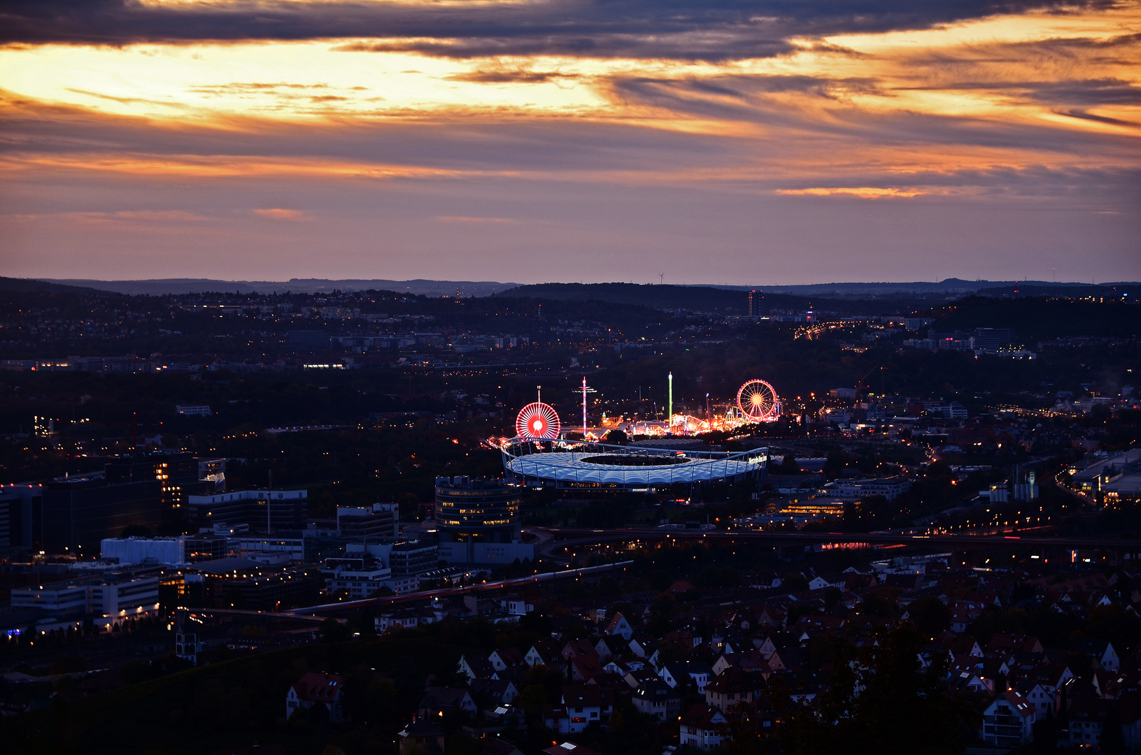 Canstatter Wasen beim Sonnenuntergang 