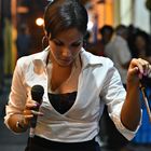 cantante en la calle 07