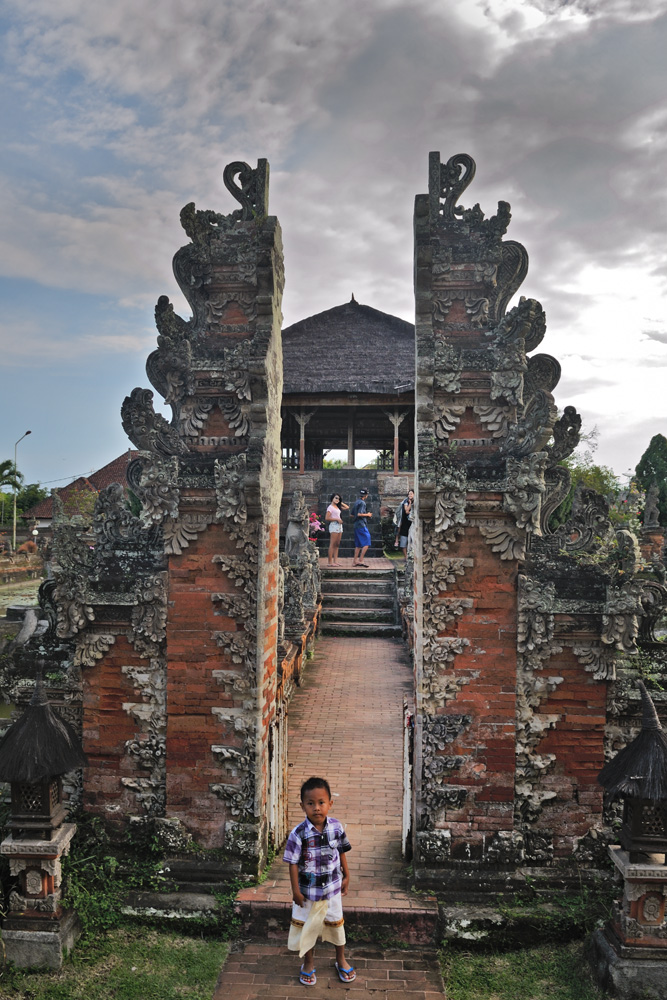 Canti Bentar gate in Klungkung palace