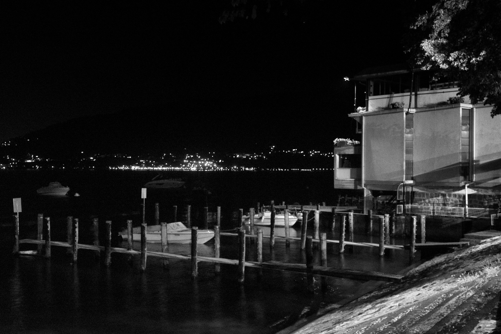 Cantiere nautico by night, Caldè