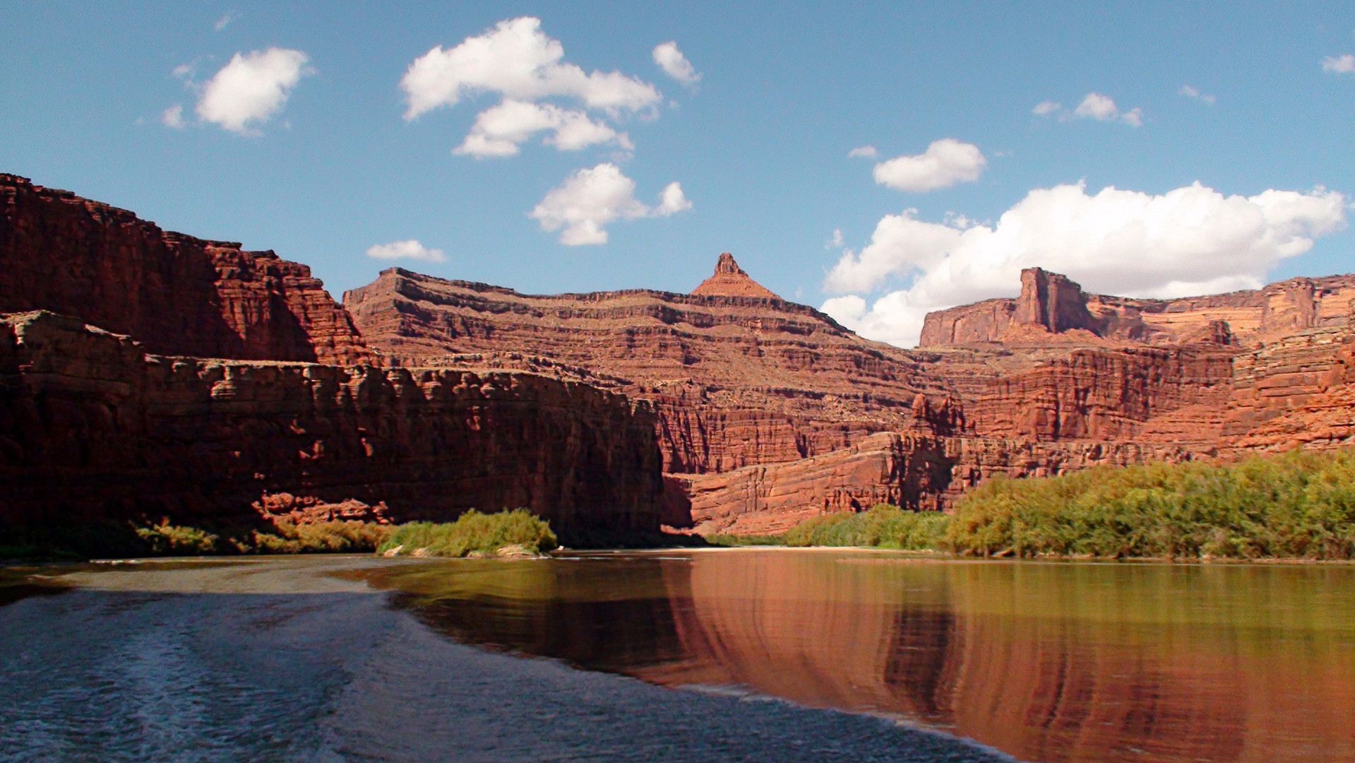 Canyonlands by speedboat