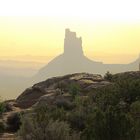 Canyonlands Detail-Einblick bei einem dunstigen Sonnenuntergang