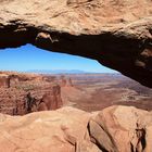 Canyonlands durch den Mesa Arch gesehen