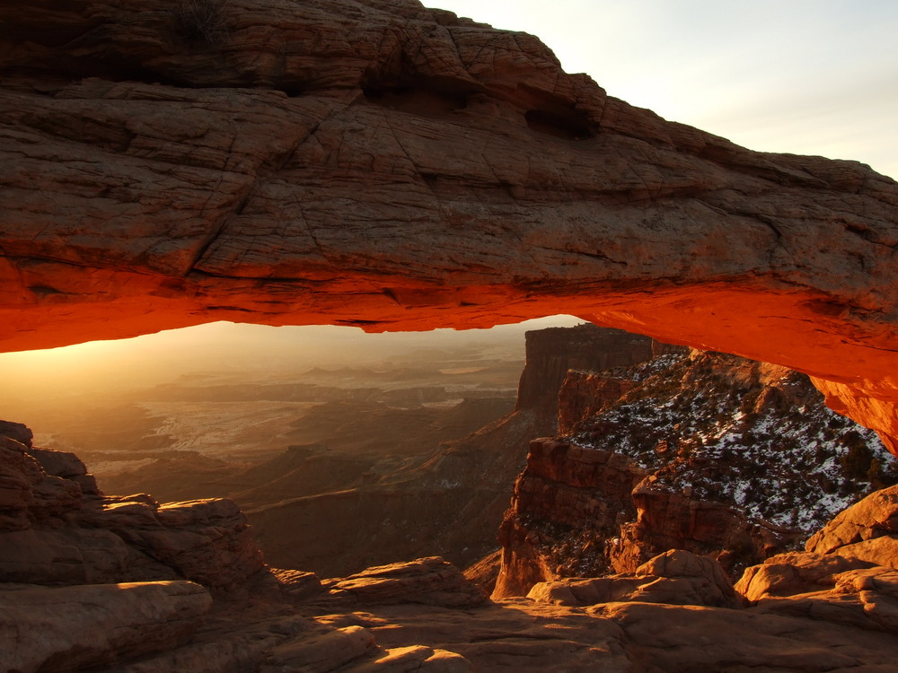 Canyonlands NP, Winter sunrise at Mesa Arch on 5 February 2009