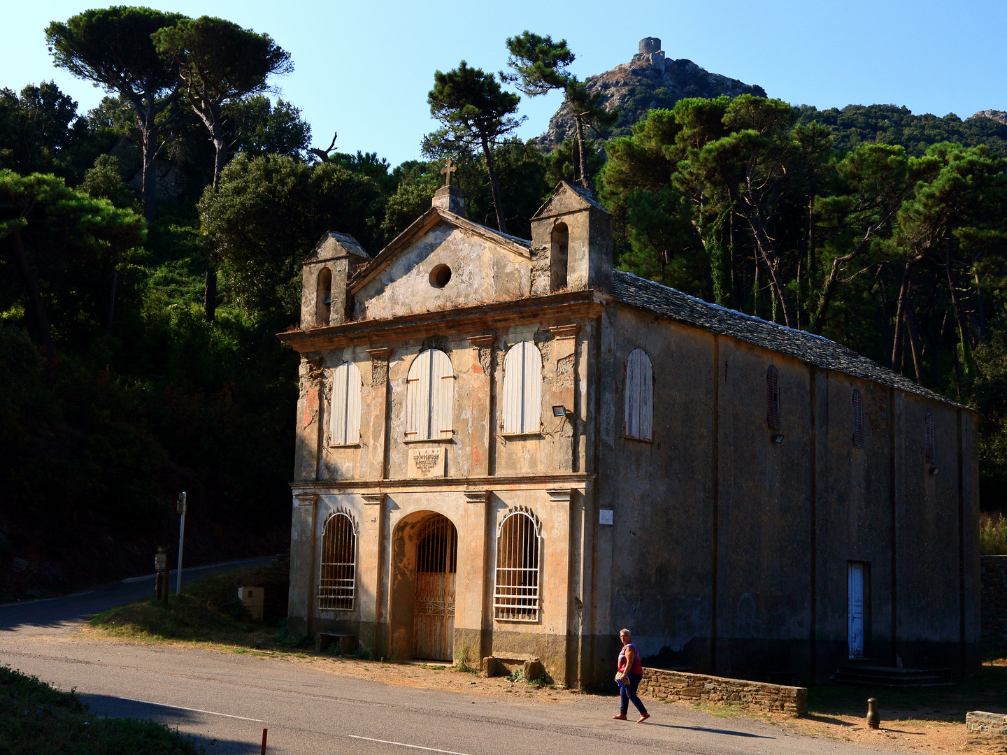 Cap Corse - Eglise avant le Col de Santa Lucia 