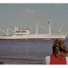 "Cap San Diego" auf der Elbe - 1973