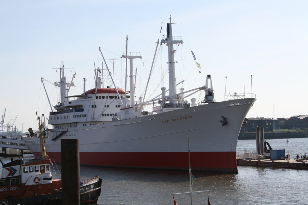 Cap San Diego im Hamburger Hafen