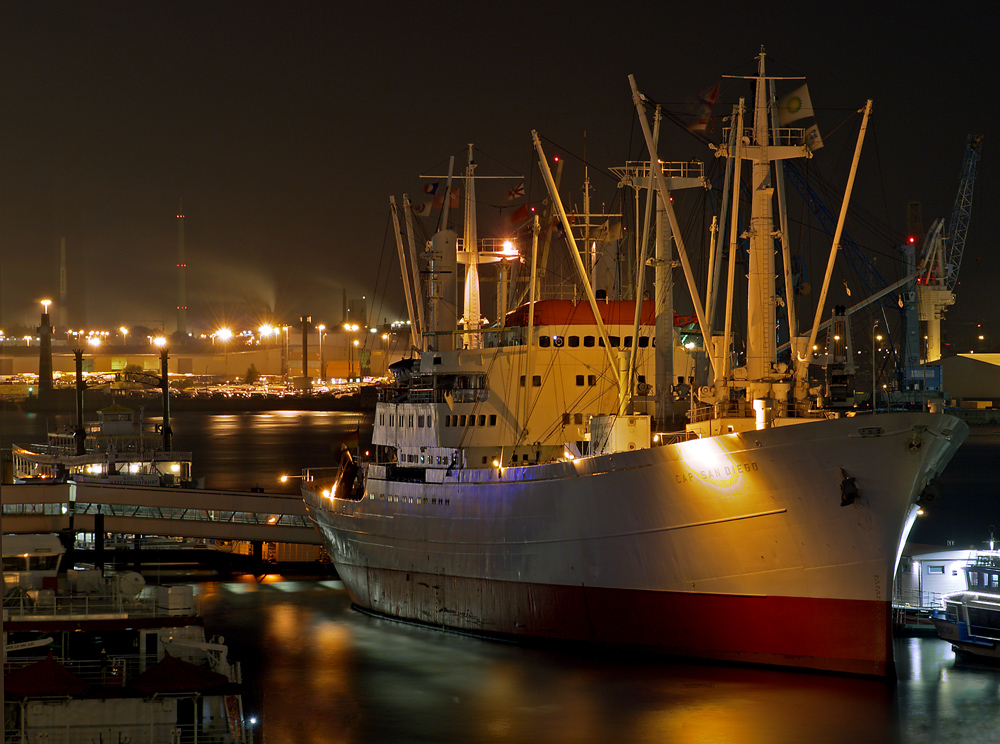 Cap San Diego @ night