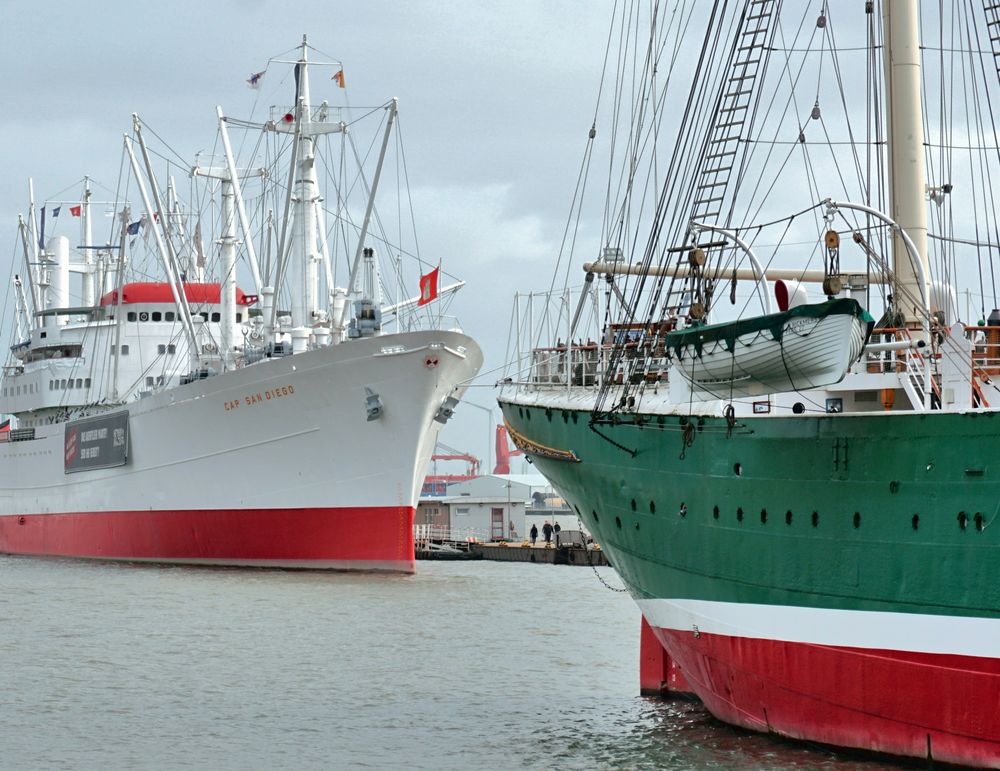 Cap San Diego und Rickmer Rickmers