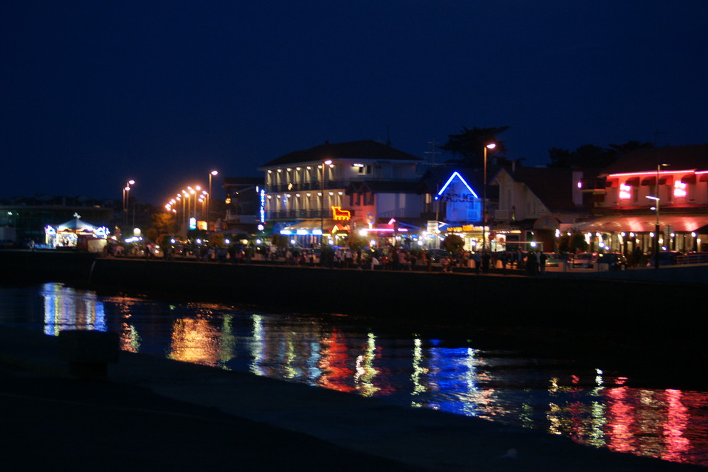 Capbreton by night