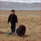 Capbreton  -- Jeux de plage en hiver… …