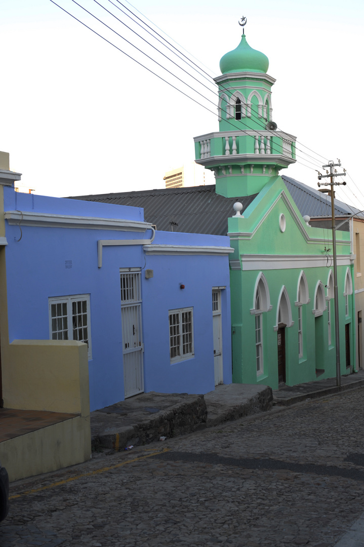Cape Town, Bo Kaap, Street with mosque