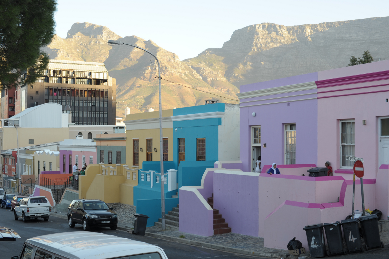 Cape Town, Bo Kaap, streetview and Table Mountain