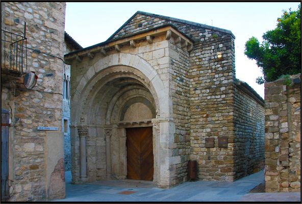 CAPILLA de BESALÚ