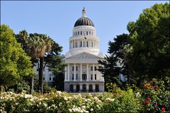 [ Capital's State Capitol ]