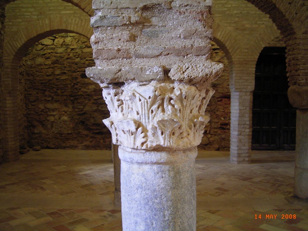 Capitel corintio (Mezquita de Almonaster)