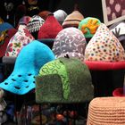 Cappelli nel Bazar di Istanbul (Turchia)