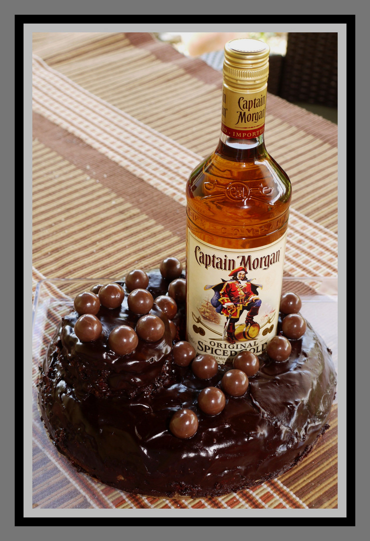 Captain Morgans Geburtstag Foto Bild Stillleben Arrangierte Szenen Nahrungsmittel Bilder Auf Fotocommunity