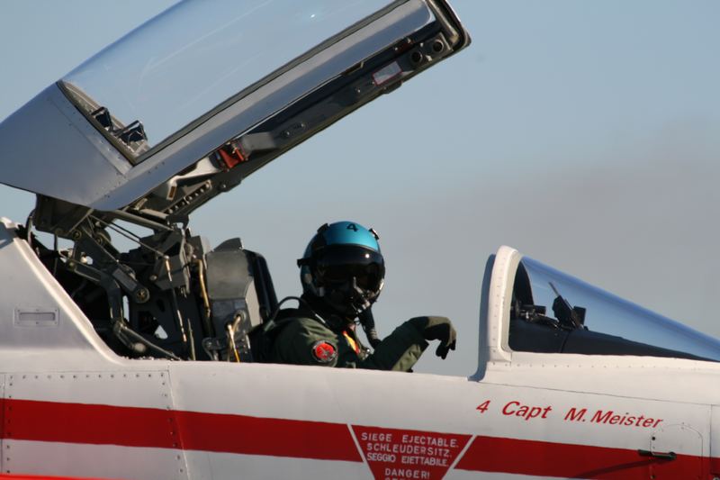 captain patrouille suisse