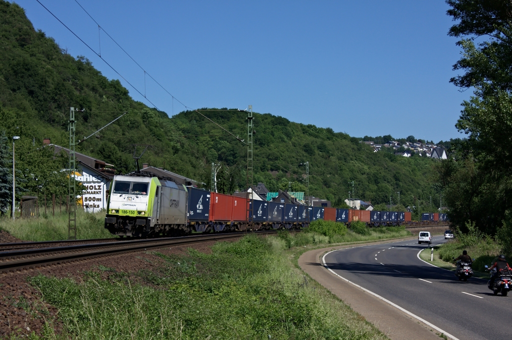 Captrain am Rhein