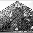 capture. (pyramide du Louvre)