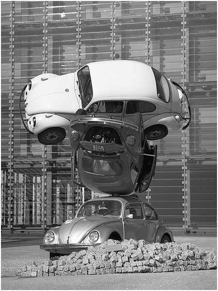 "Car buliding" von Hans Hollein