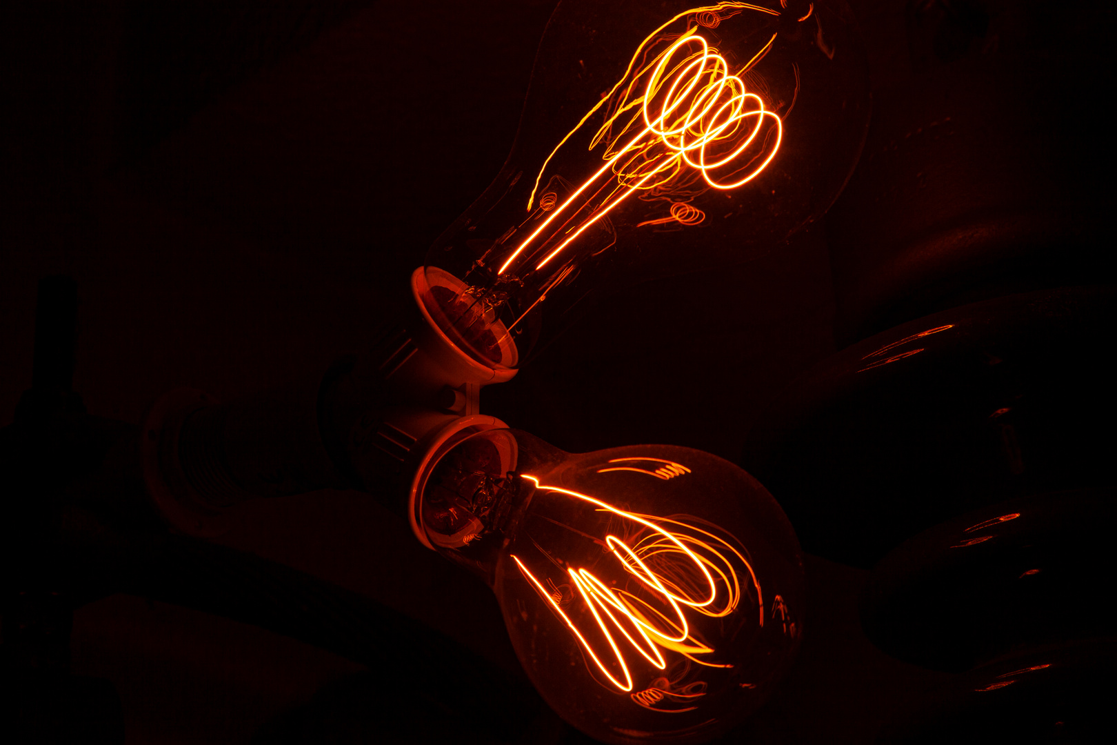 Carbon filament lamp