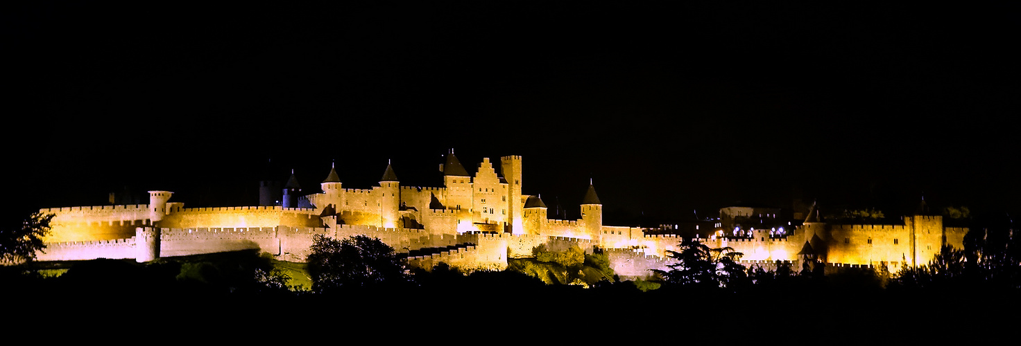 Carcasonne Cite bei Nacht