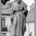 Cardenal Cisneros, frente a la fachada de la antigua Universidad Cisneriana en Alcala de Henares