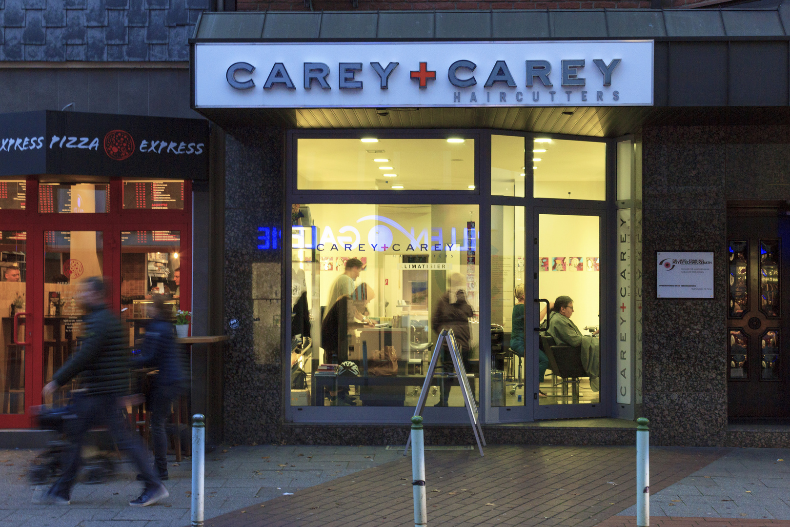 CAREY + CAREY HAIRCUTTERS in Essen