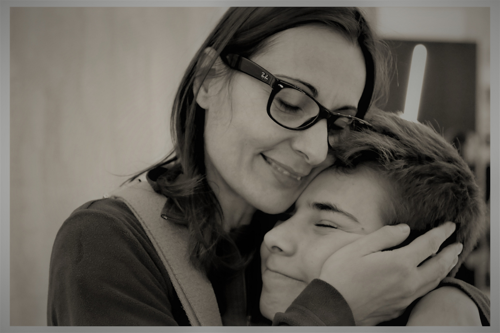 Immagini Di Carezze Sul Viso carezze Foto % Immagini| istantanee famiglia e lavoro, ritratto