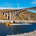 Cargando agua en el viaducto Martin Gil. (Embalse del Esla Zamora)