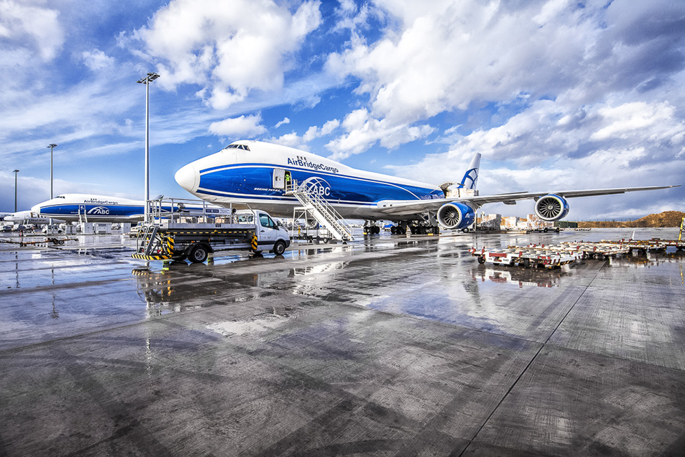 Cargo: Parkende Boeing 747 in Frankfurt