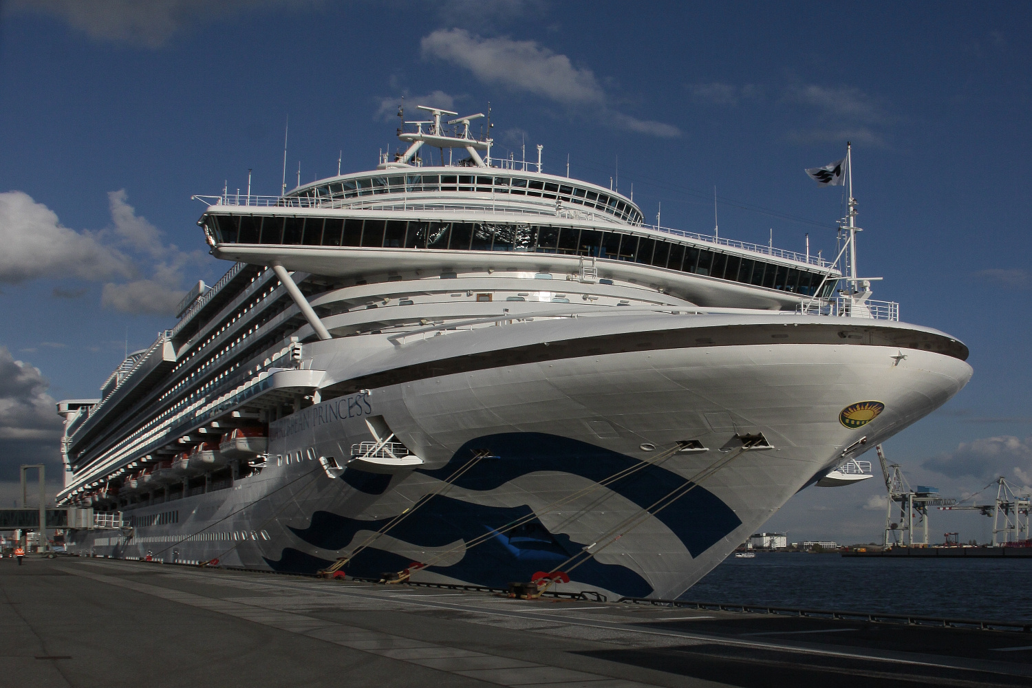 Caribbean Princess (Steuerbord-Seite)