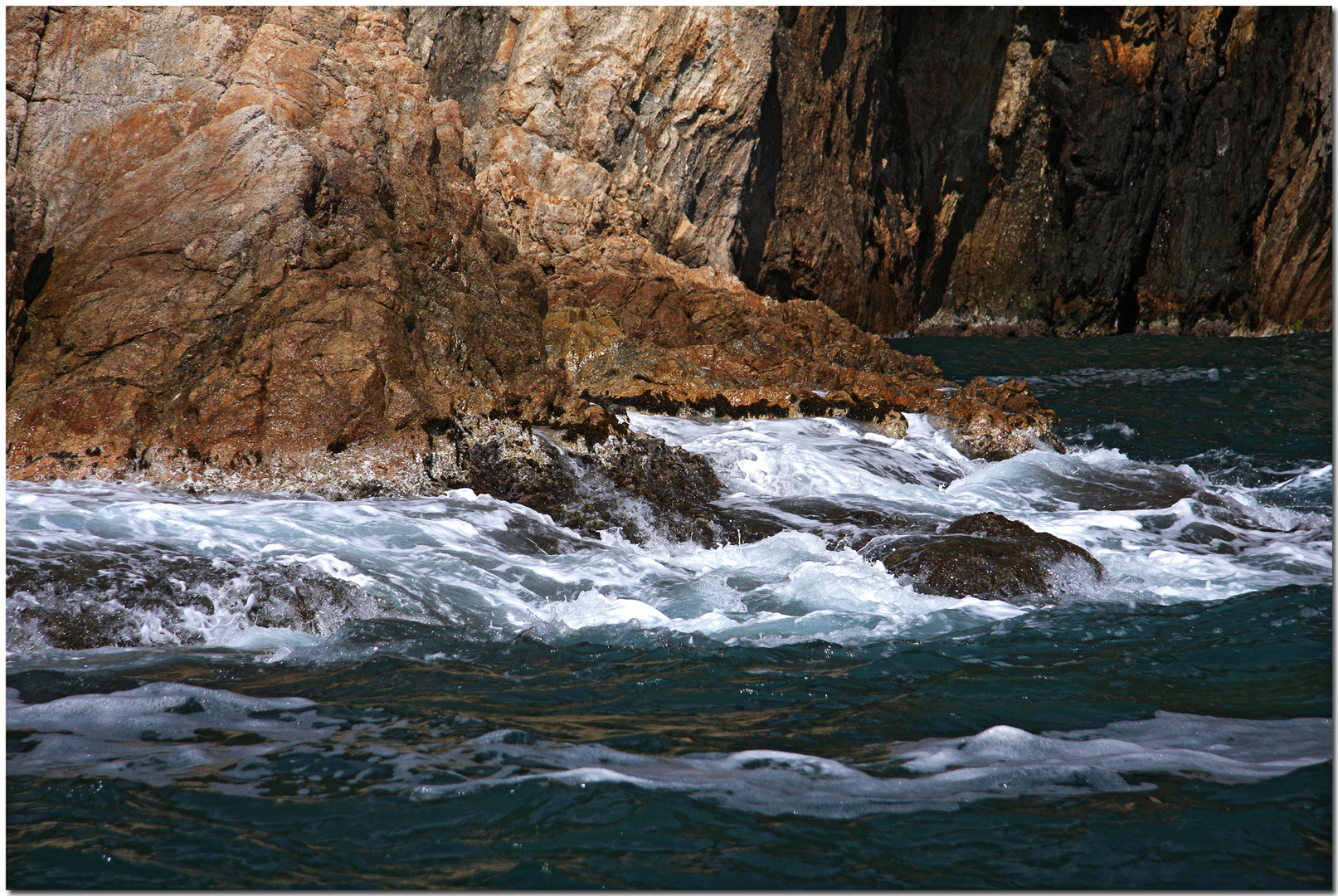 Carícies d'escuma blanca