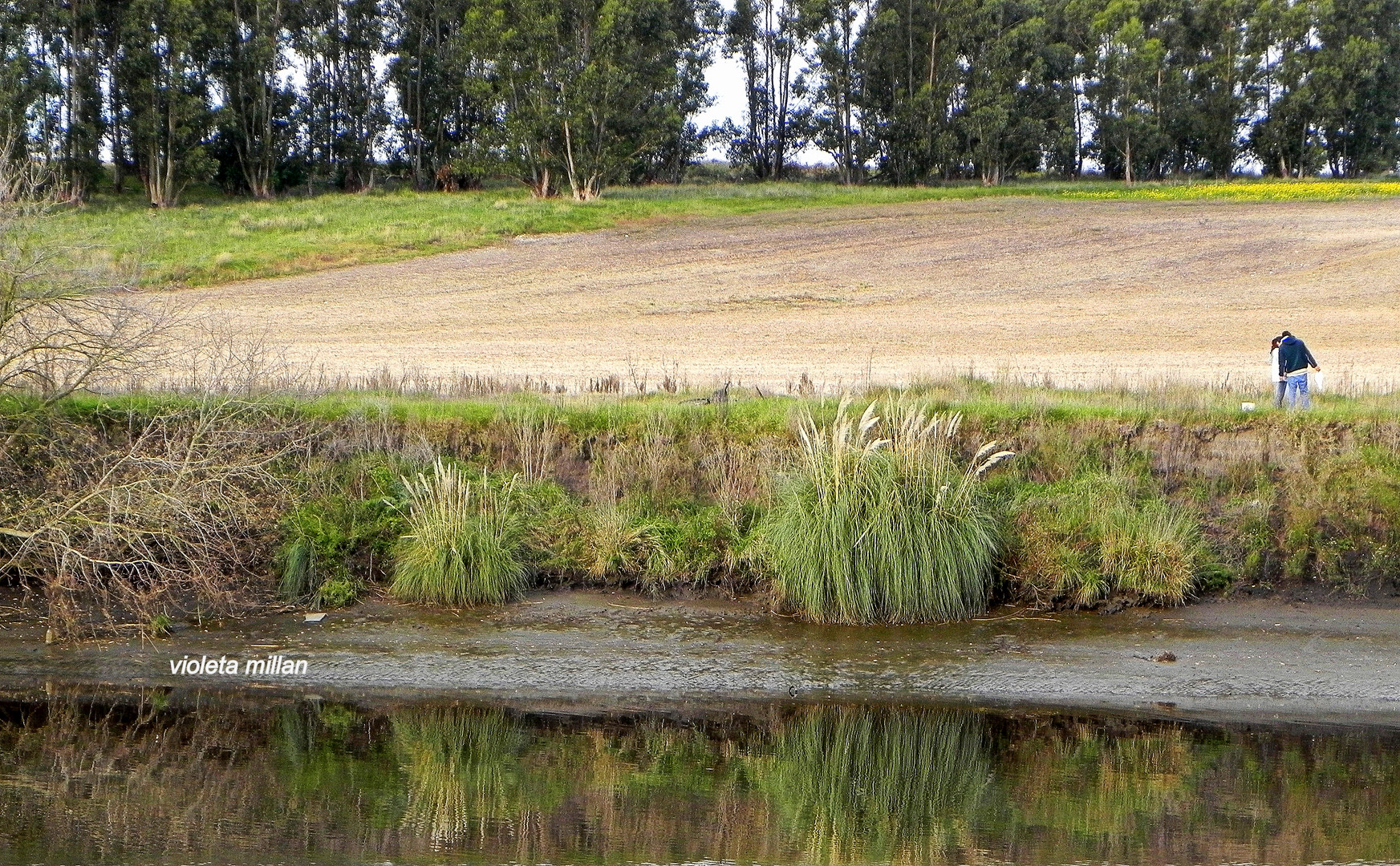 CARIÑITOS,EN EL RIO