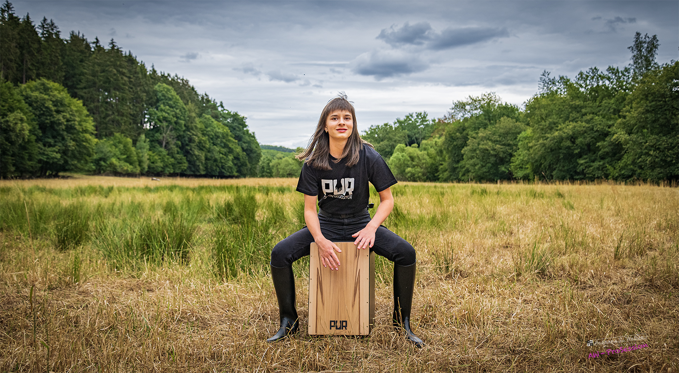 Carina und ihr Cajon