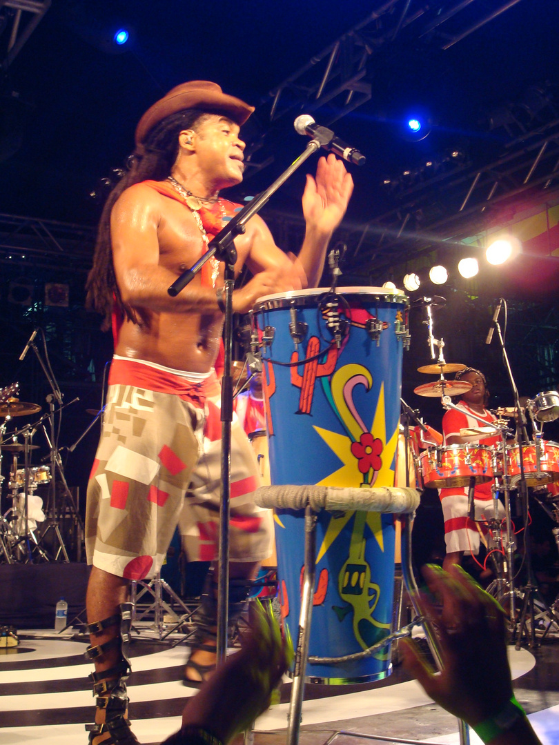 Carlinhos Brown, Sänger von Bahia