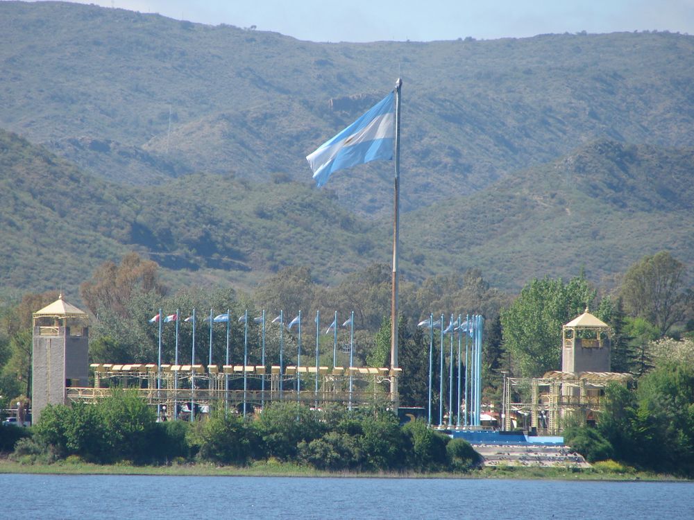 CARLOS PAZ 2012 LA BANDERA ARGENTINA