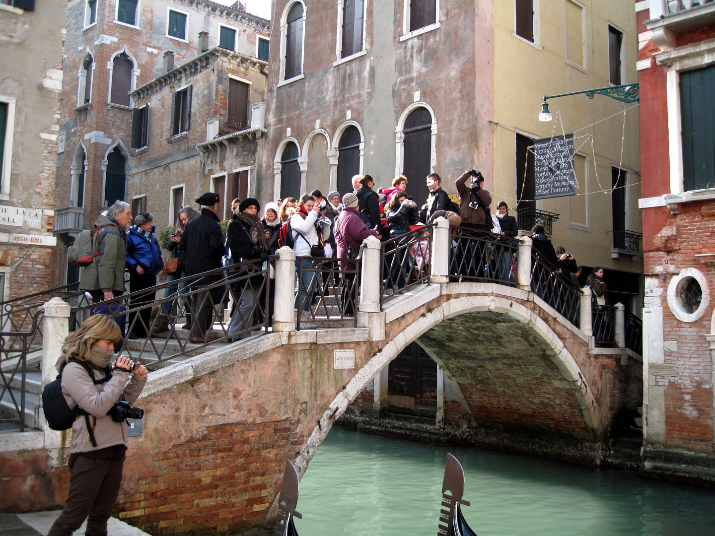 Carnevale di Venezia 2012 auf der anderen Brücke