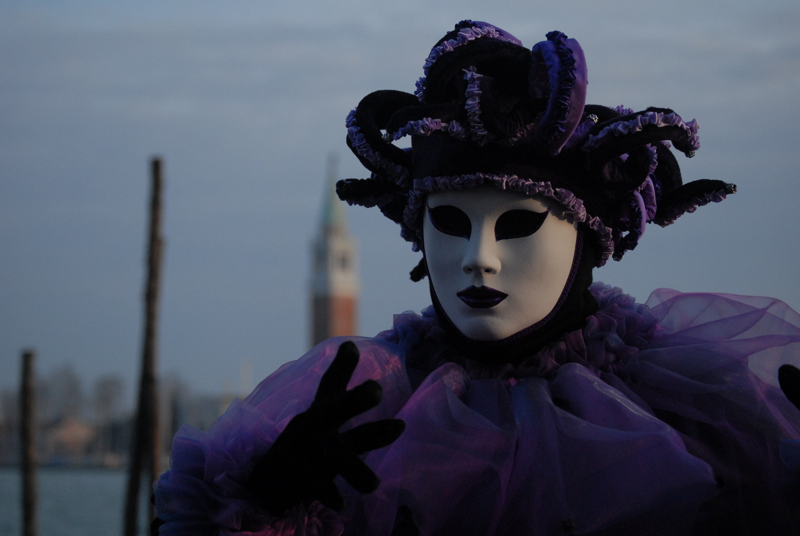 Carnevale die Venezia 2011 Maschera davanti a Campanile