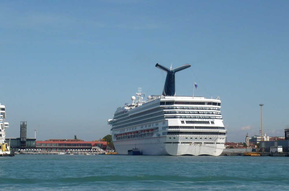 CARNIVAL FREEDOM