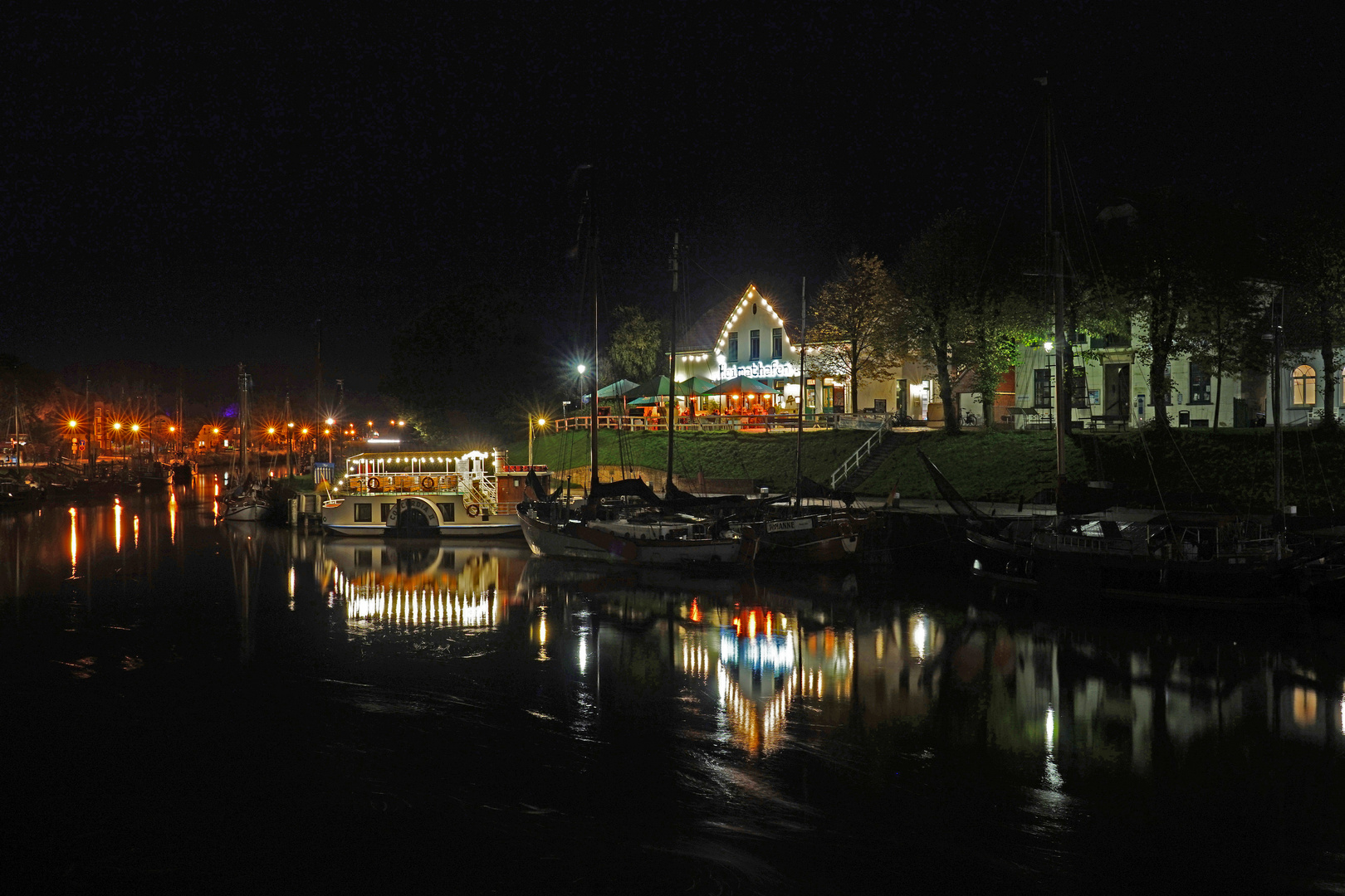 Carolinensiel bei Nacht