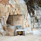 Carrara - Marmor, Stein und Eisen bricht