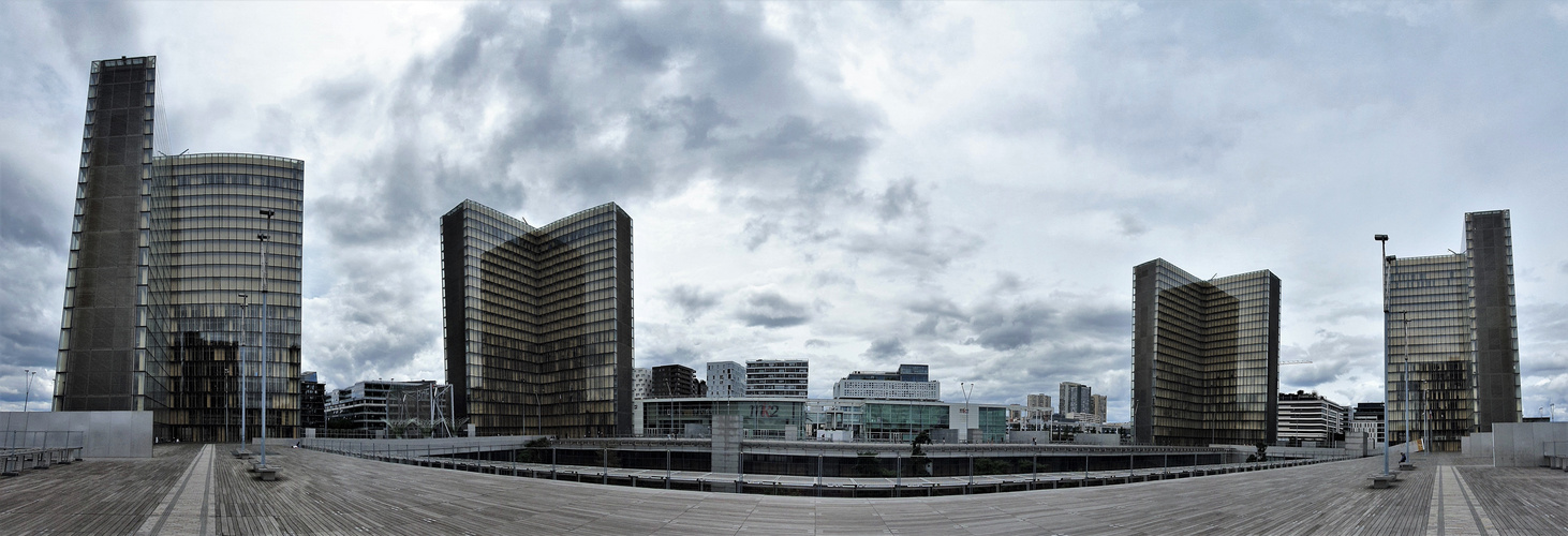 Carré des livres ouverts