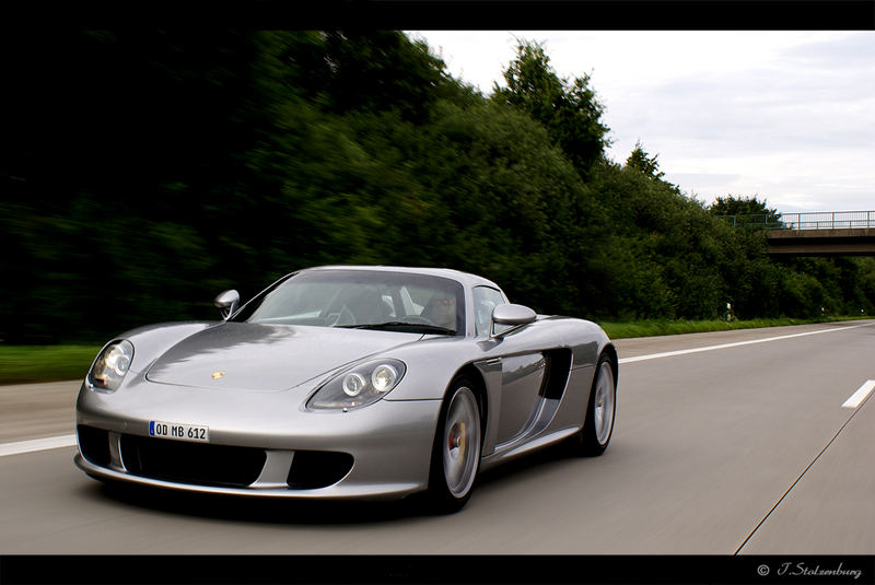 Carrera GT auf der Autobahn